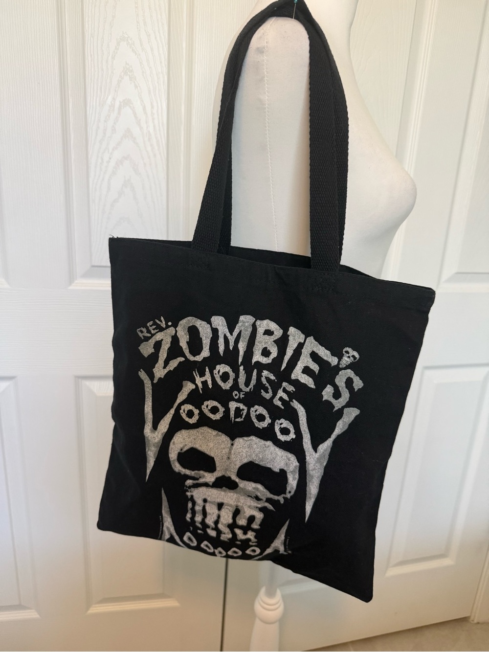 Marie Laveau Voodoo Tote Bag New Orleans Gothic Skeleton
Skulls Halloween gothic
